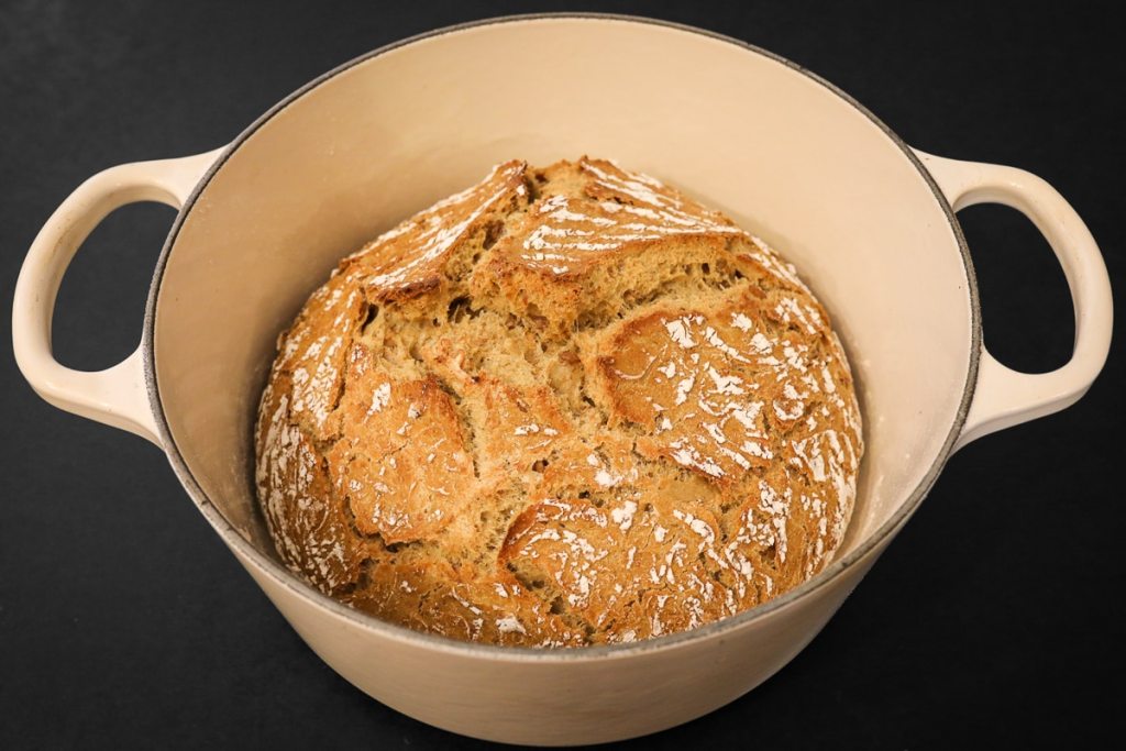 Topfbrot mit Malzzusatz