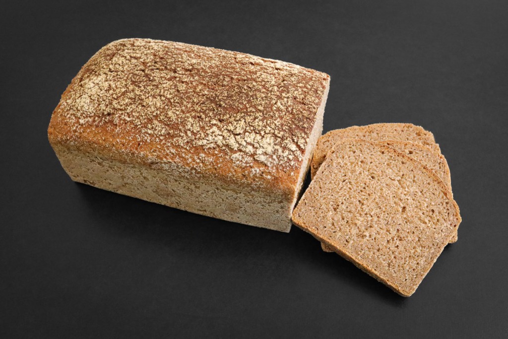 Roggenbrot mit Schrot