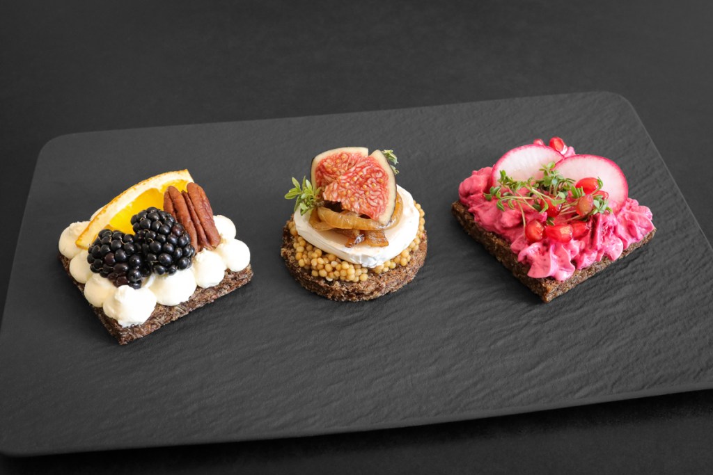 Pumpernickel Canapés